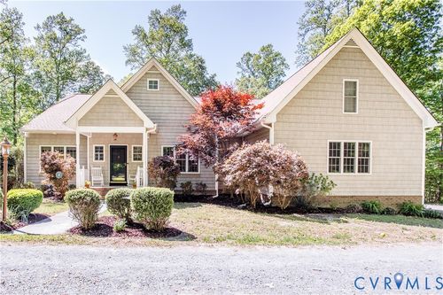 19614 Creekside Dr, Spring Grove, VA, 23881-9152 | Card Image