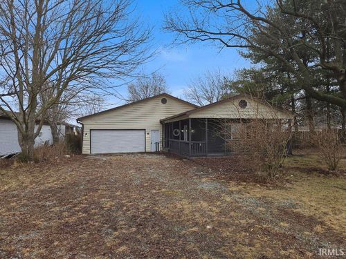 811 N Church St, Sharpsville, IN, 46068-9320 | Card Image