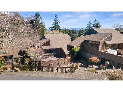 1320 Ingersoll St, Coos Bay, OR, 97420-1233 | Card Image