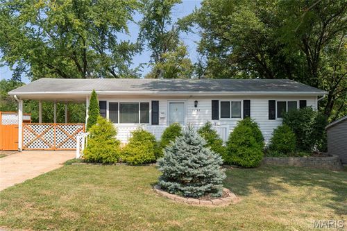 5127 Ville Donna Ln, Hazelwood, MO, 63042-1610 | Card Image