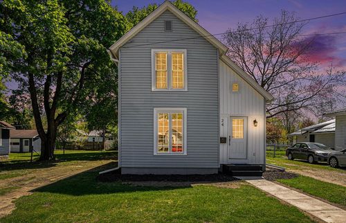 24 W Bernard St, Hartford, MI, 49057-1204 | Card Image