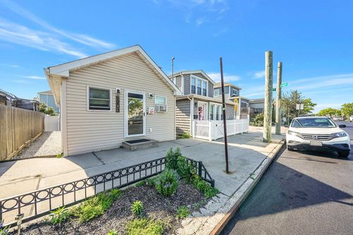 1203 Cross Bay Blvd, Broad Channel, NY, 11693-1106 | Card Image