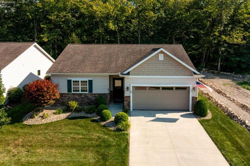 313 Lighthouse Oval, Marblehead, OH, 43440-2910 | Card Image