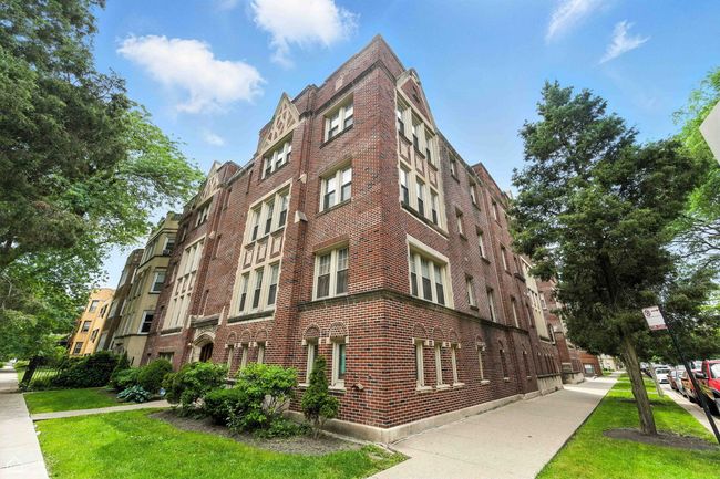 A - 2611 Rosemont Ave, Home with 3 bedrooms, 2 bathrooms and 2 parking in Chicago IL | Image 18
