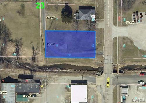 215 N 6th St, Vandalia, IL, 62471-2235 | Card Image