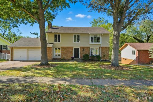477 Ironwood Dr, Ballwin, MO, 63011-3428 | Card Image
