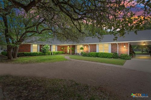 7511 N Lakeview Dr, Salado, TX, 76571-5105 | Card Image