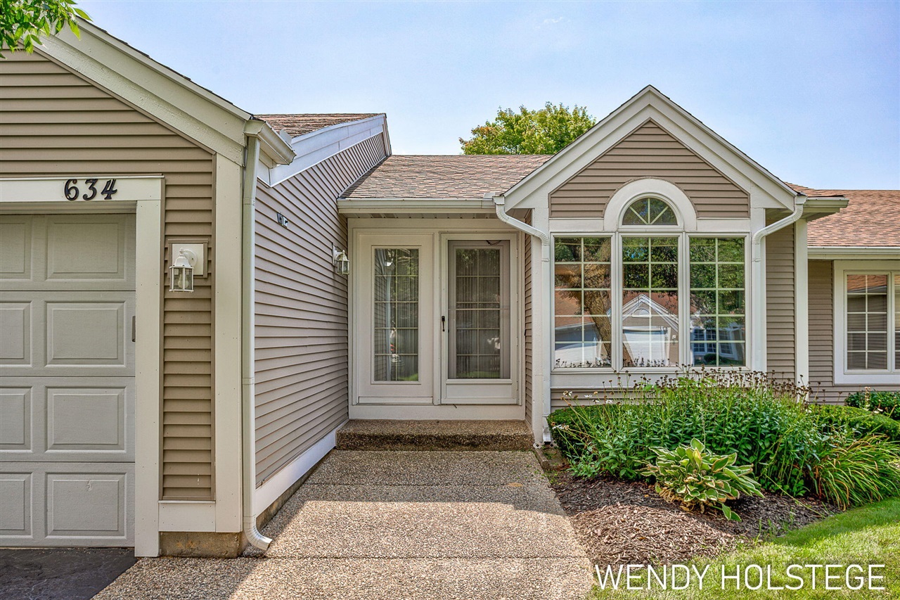 Appletree Dr, Holland, MI 49423