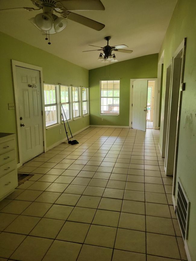 Dining area | Image 11