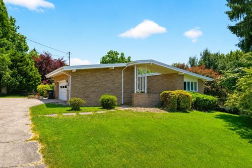 2219 Mitchell Dr, North Huntingdon, PA, 15642-2162 | Card Image