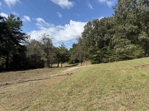 2196 Viola Rd, McMinnville, TN, 37110-5022 | Card Image