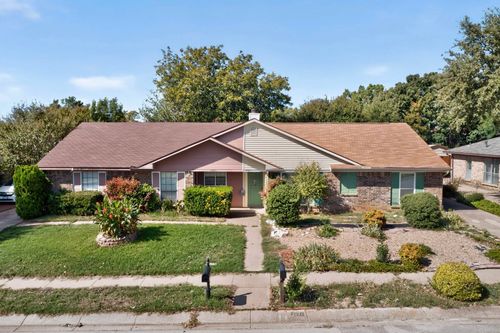 2911 Gray Oak Drive, Euless, TX, 76039 | Card Image