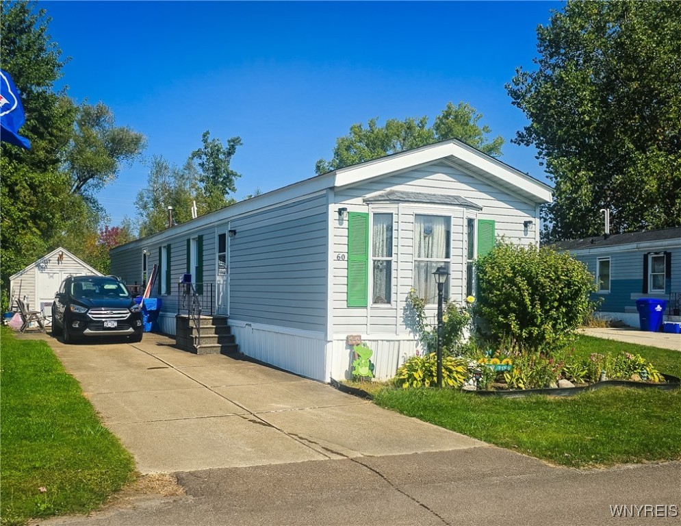 Canyon Dr, Hamburg, NY 14075