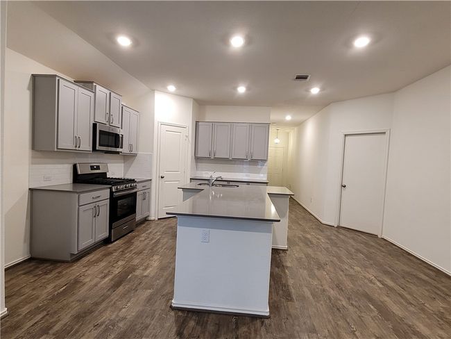 1301 Nokota Bnd, House other with 4 bedrooms, 3 bathrooms and 4 parking in Georgetown TX | Image 9
