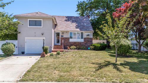 15 Ford Dr N, Massapequa, NY, 11758-3714 | Card Image