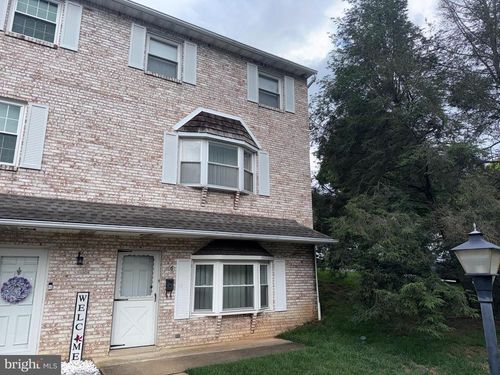 146 Village Dr, BOYERTOWN, PA, 19512-2027 | Card Image