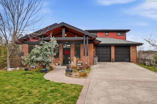 620 Se Edge Knoll Drive, Pullman, WA, 99163 | Card Image