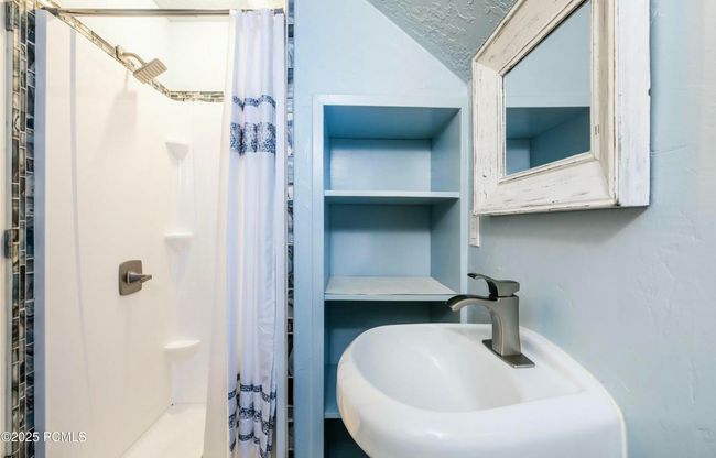125 W 300 S, Home with 5 bedrooms, 3 bathrooms and null parking in Midway UT | Image 13
