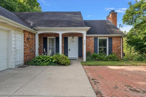509 Riverview, Lawrence, MI, 49064-9410 | Card Image