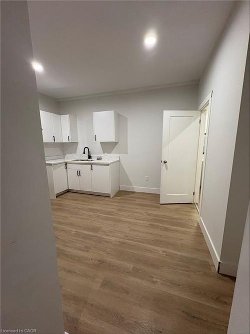 5-803 King St, Port Colborne, ON, L3K4J3 | Card Image