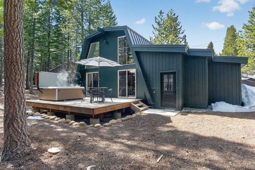 12102 Viking Way, Truckee, CA, 96161 | Card Image