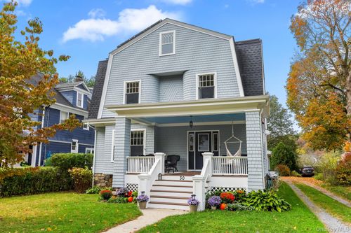 30 Grove St, Pleasantville, NY, 10570-2104 | Card Image