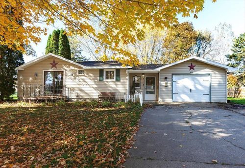 551 Oak St, Woodville, WI, 54028-9583 | Card Image