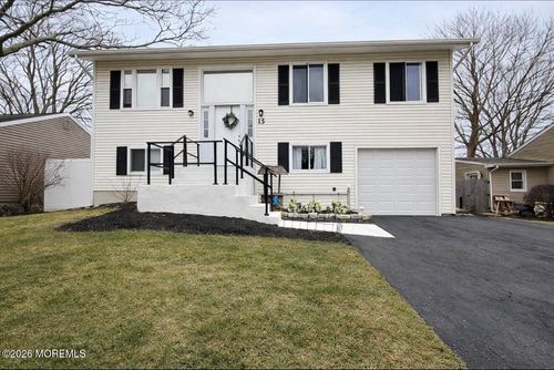 15 Commodore Ct, Barnegat, NJ, 08005-1411 | Card Image