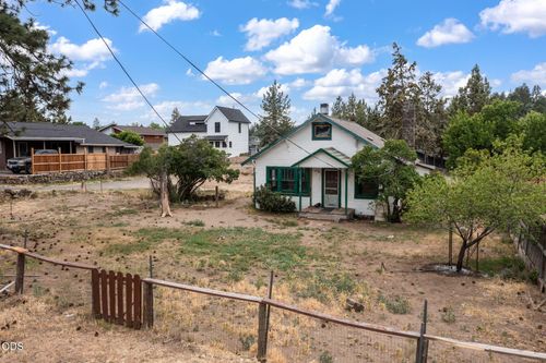 1929 Nw Hill St, Bend, OR, 97703-1324 | Card Image