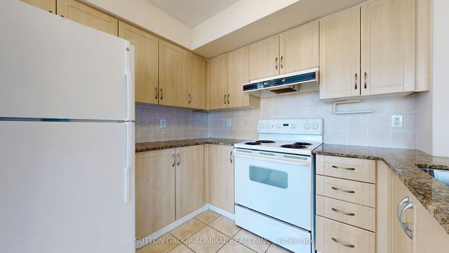 204 - 60 Disera Dr, Condo with 2 bedrooms, 2 bathrooms and null parking in Vaughan ON | Image 17