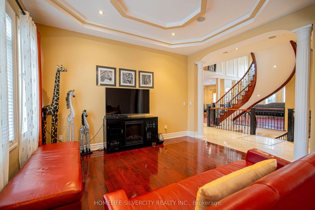 26 Jacob Brill Cres, House other with 6 bedrooms, 5 bathrooms and 4 parking in Brampton ON | Image 5
