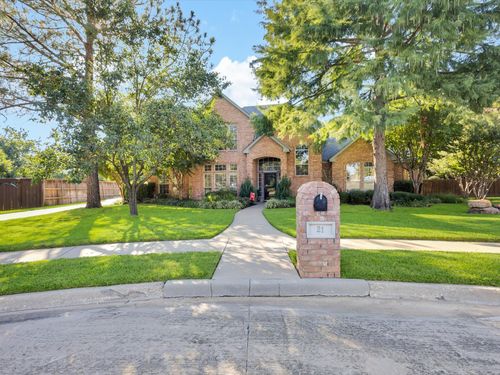 21 Wellington Oaks Cir, Denton, TX, 76210-5571 | Card Image