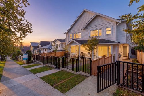 2055 4th Ave E, Vancouver, BC, V5N1K5 | Card Image