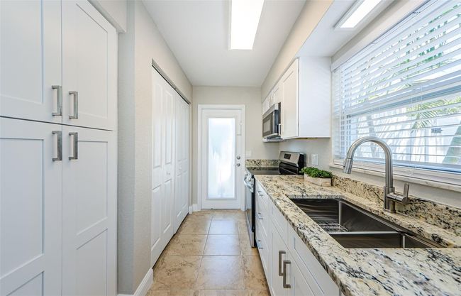 APT-11 - 2186 Edythe Dr, Condo with 2 bedrooms, 1 bathrooms and null parking in DUNEDIN FL | Image 9