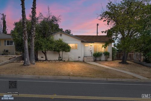 1221 University Ave, Bakersfield, CA, 93305 | Card Image
