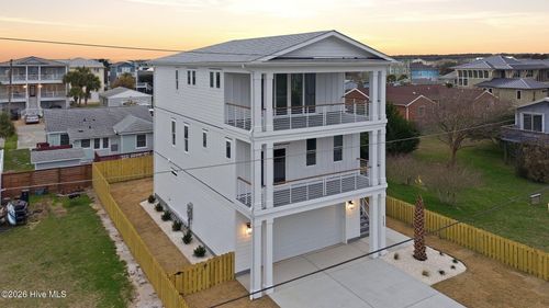 113 Ocean View Ave, Carolina Beach, NC, 28428-6829 | Card Image