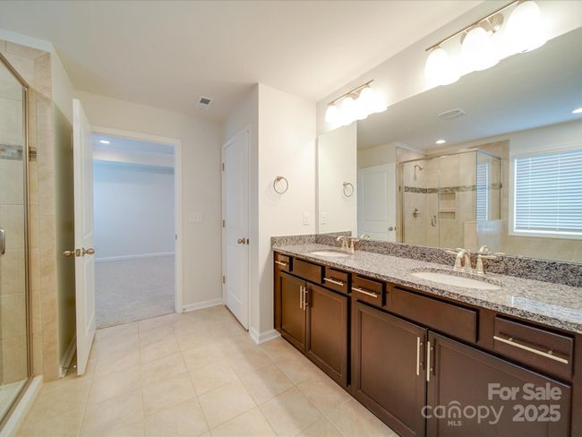 Primary Bathroom | Image 35