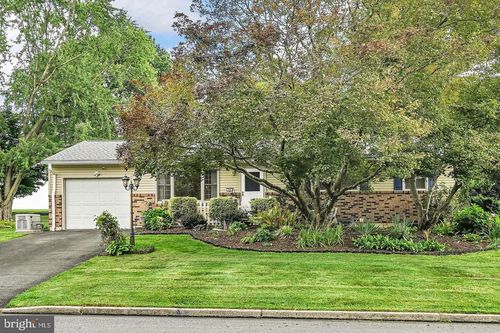 20 Clearview Dr, LEBANON, PA, 17042-7915 | Card Image