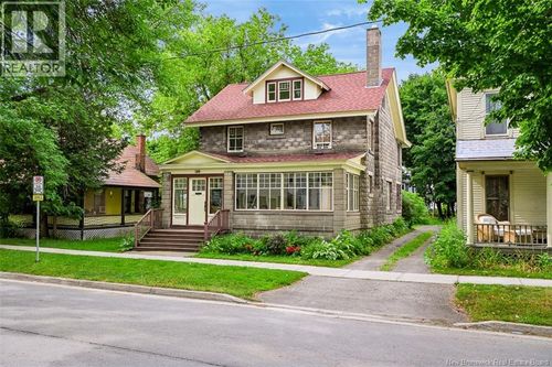 560 Charlotte St, Fredericton, NB, E3B1M2 | Card Image