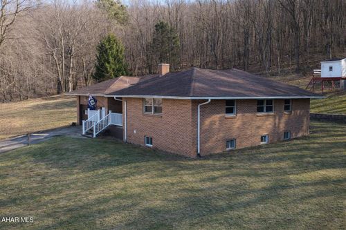 119 Milling Dr, Johnstown, PA, 15906-3915 | Card Image