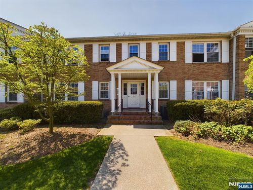 364 E Ridgewood Ave, Ridgewood, NJ, 07450-3351 | Card Image