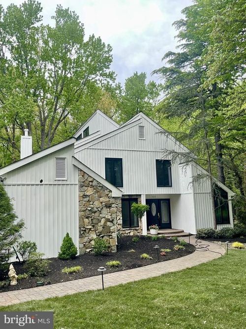 1025 Riverton Rd, Moorestown, NJ, 08057-1344 | Card Image