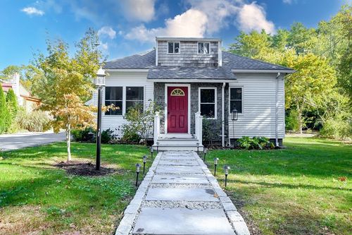 5 Hermitage Rd, Marion, MA, 02738-1301 | Card Image