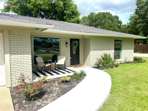 802 Victoria St, Navasota, TX, 77868-2537 | Card Image
