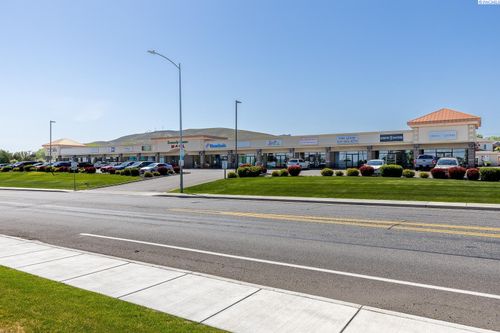 ste-16-4001 Kennedy Rd, West Richland, WA, 99353-7353 | Card Image