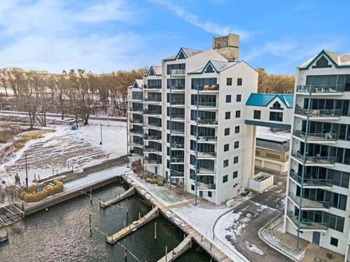 unit-e403-2964 Lakeshore Dr, Muskegon, MI, 49441-8216 | Card Image