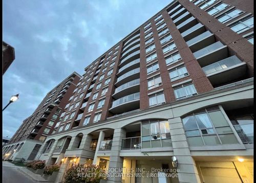 815-2 Clairtrell Rd, North York, ON, M2N7H5 | Card Image