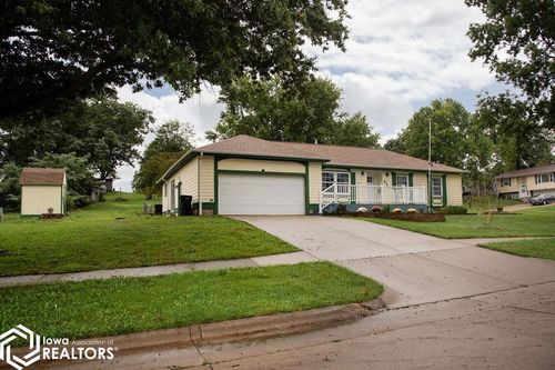 717 N Foster Ave, Ottumwa, IA, 52501-3229 | Card Image