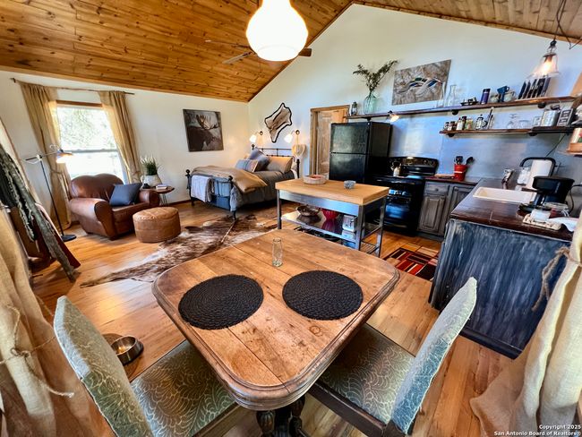 163 Northridge Dr W, House other with 2 bedrooms, 3 bathrooms and null parking in Mountain Home TX | Image 25