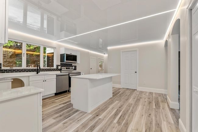 1 - 136 Academy Hill Rd, Condo with 2 bedrooms, 1 bathrooms and 1 parking in Boston MA | Image 5